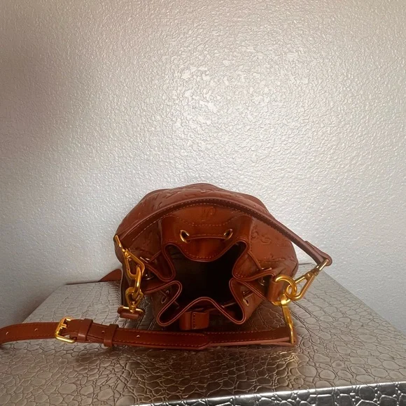 GLAMAHOLIC MEDIUM MONOGRAM BUCKET BAG - Picture 6 of 14